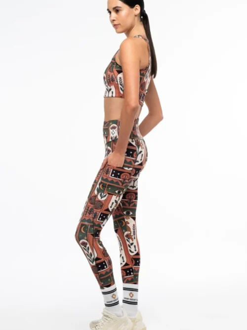 γυναικείο κολάν με τσέπες και διάφορα σχέδια από την peace and chaos, mystic bloom sports leggings with pockets