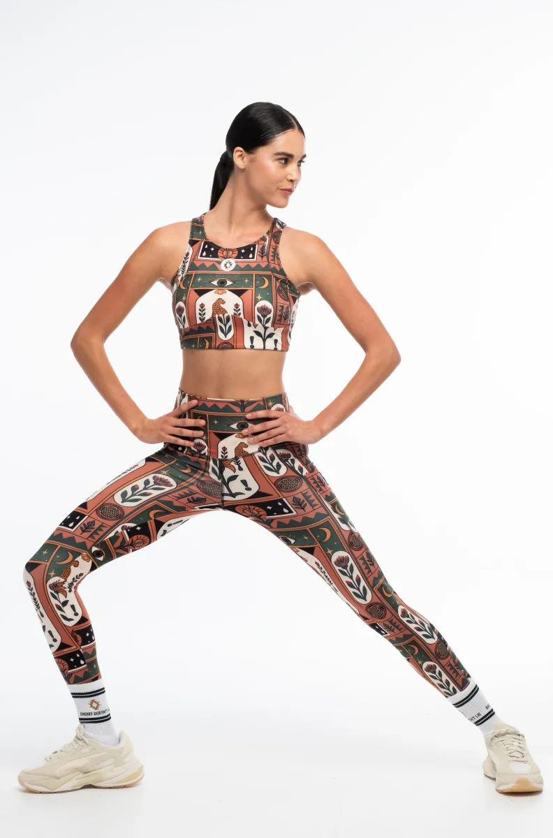 γυναικείο κολάν με τσέπες και διάφορα σχέδια από την peace and chaos, mystic bloom sports leggings with pockets