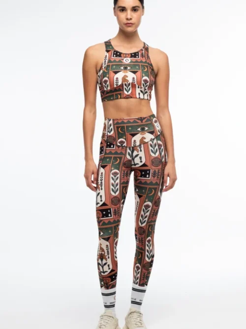 γυναικείο κολάν με τσέπες και διάφορα σχέδια από την peace and chaos, mystic bloom sports leggings with pockets