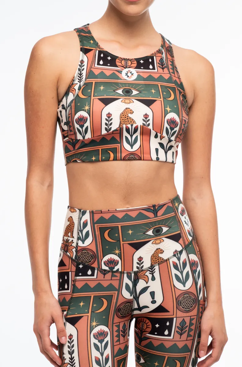 γυναικείο αθλητικό μπουστάκι με διάφορα σχέδια από την peace and chaos, mystic bloom sports top