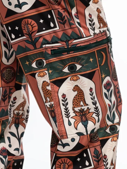 γυναικείο παντελόνι φόρμας με διάφορα σχέδια από την peace and chaos, mystic bloom training pants
