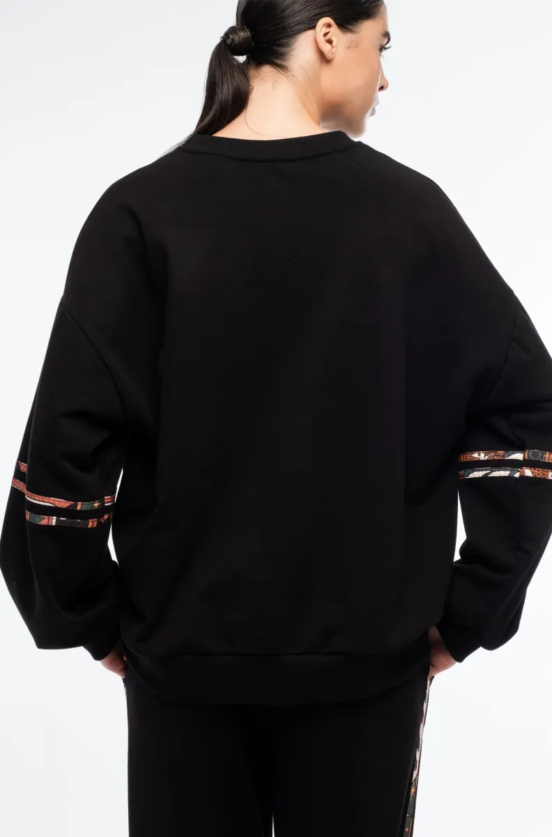 γυναικείο φούτερ σε μαύρο χρώμα από την peace and chaos, panther sweatshirt