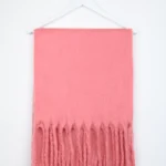 κασκόλ σε ροζ χρώμα με κρόσια από την 24colours, scarf in pink
