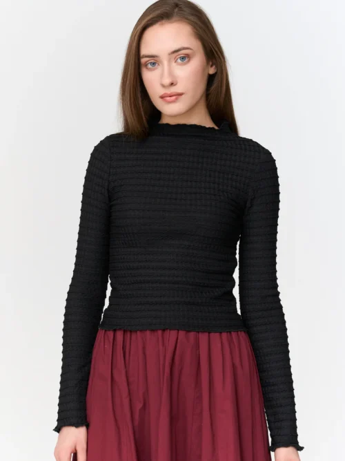 γυναικεία μαύρη μπλούζα με υφή από την 24colours, womens long sleeve top black