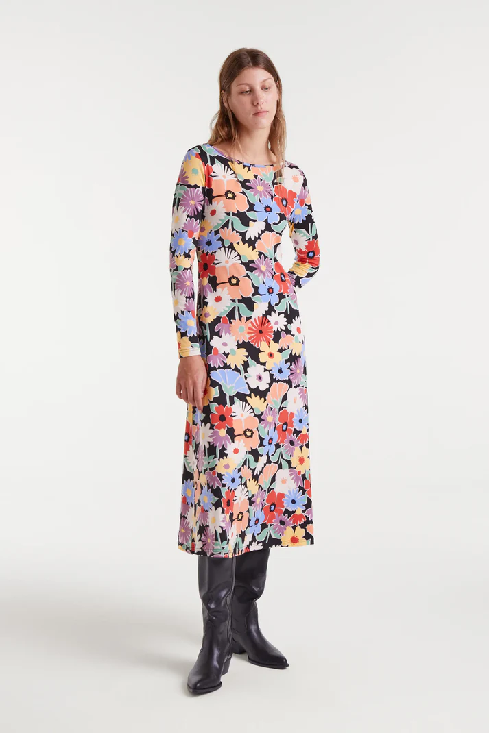 compania-fantastica-hampton-big-print-midi-dress2 γυναικείο φόρεμα με λουλούδια σε μεσαίο μήκος και με άνοιγμα στο πλάι από την compania fantastica, hampton big print midi dress