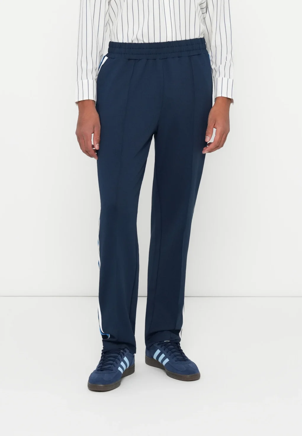 ανδρική φόρμα παντελόνι σε μπλε χρώμα από την ellesse, latucci track pant