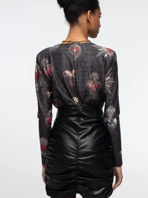 γυναικεία δερμάτινη φούστα σε μαύρο χρώμα από την Peace and chaos, ebony mini skirt