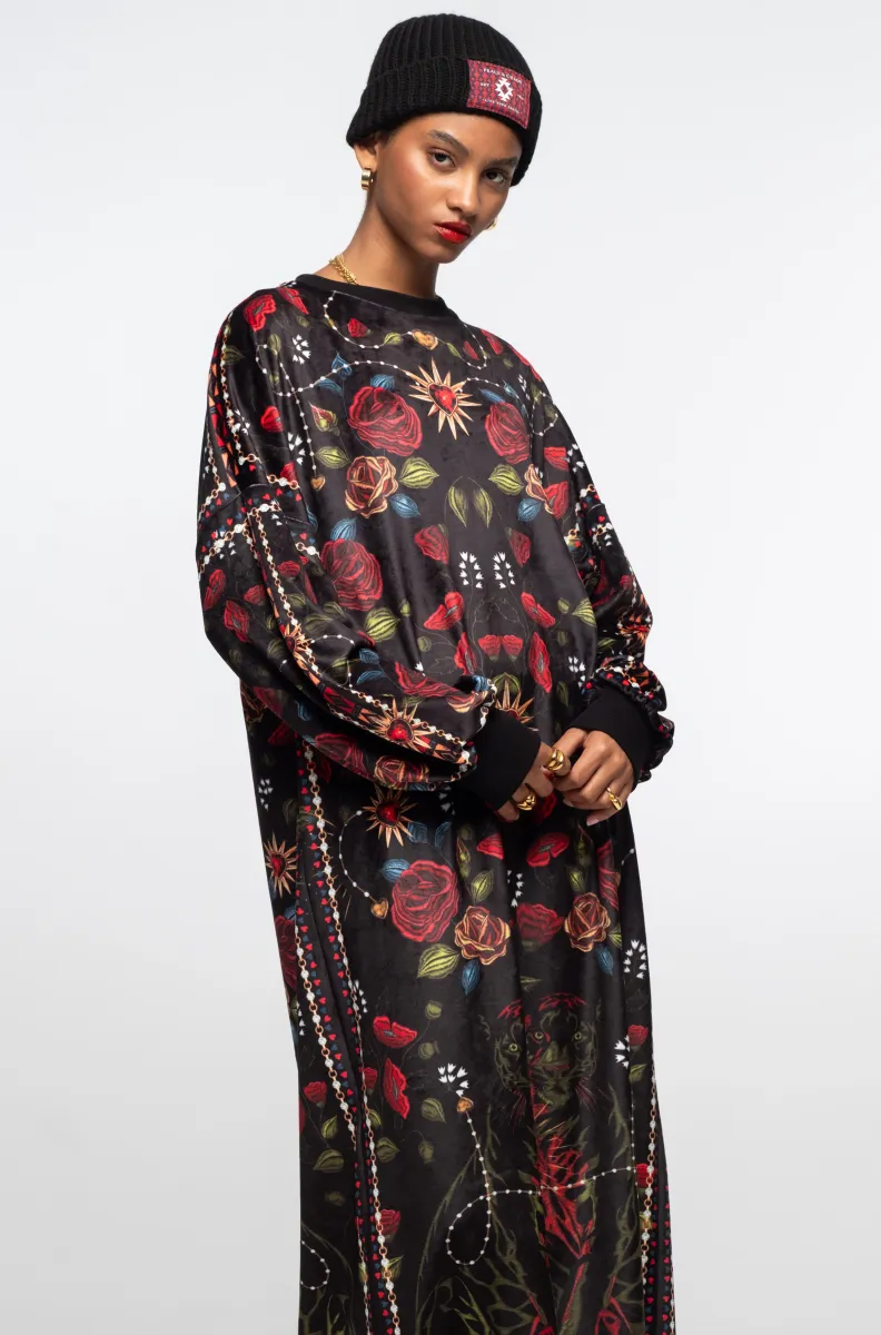 γυναικείο μακρύ φόρεμα από βελούδο με ιδιαίτερο σχέδιο από την peace and chaos, heirloom long dress