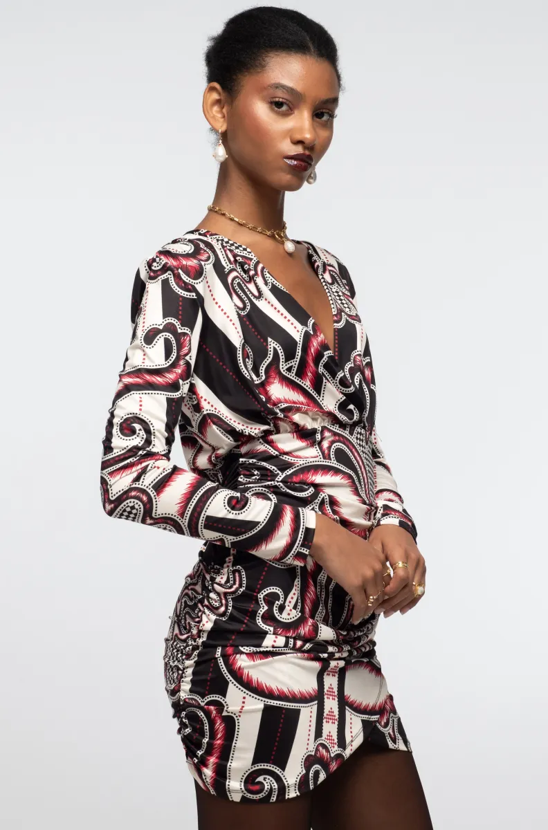 γυναικείο κοντό φόρεμα με ιδιαίτερο σχέδιο από την peace and chaos, lyrical short dress