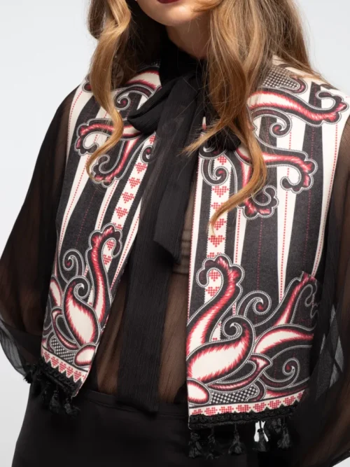 γυναικείο γιλέκο με ιδιαίτερο σχέδιο από την peace and chaos, lyrical vest