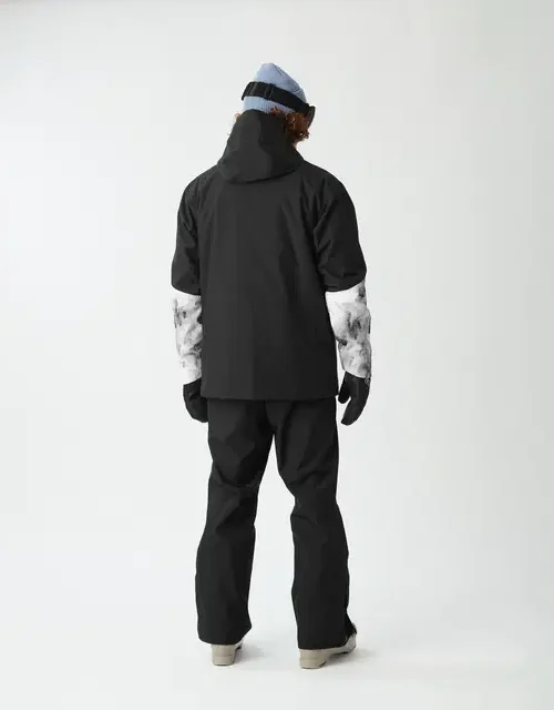 ανδρικό τεχνικό μπουφάν με ασπρόμαυρα χρώματα από την Picture, jomoh jacket snowy pine print