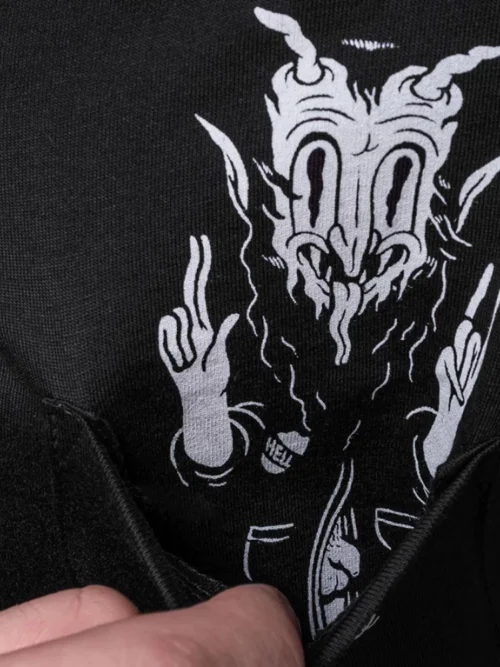 ανδρική κοντομάνικη μπλούζα σε μαύρο χρώμα με τύπωμα και τσεπούλα από την the dudes, helles in hell pocket t-shirt