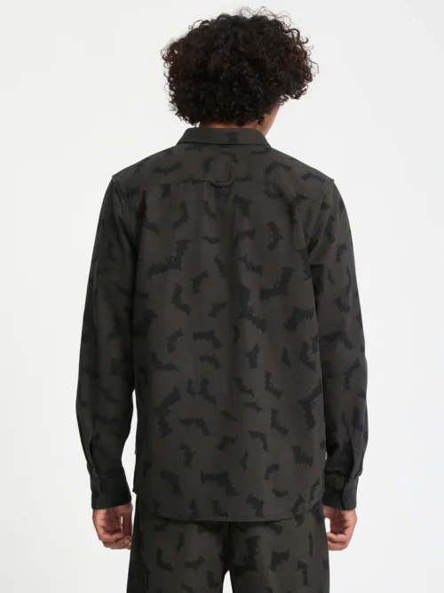 πουκάμισο σε γκρι χρώμα και με μαύρα σχέδια από την volcom, jj villard shirt