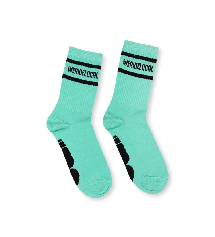 κάλτσες σε τρικουάζ χρώμα από την we ride local, division mint socks