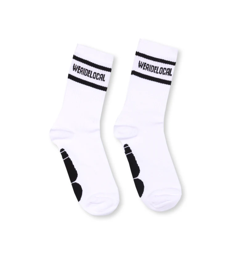 κάλτσες σε λευκό χρώμα από την we ride local, division white socks