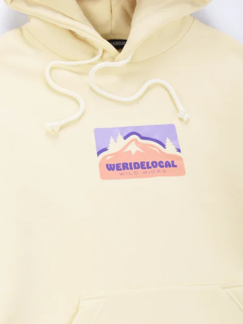 φούτερ σε κίτρινο χρώμα με τύπωμα στο μπροστινό και πίσω μέρος από την we ride local, wild rides banana hoodie