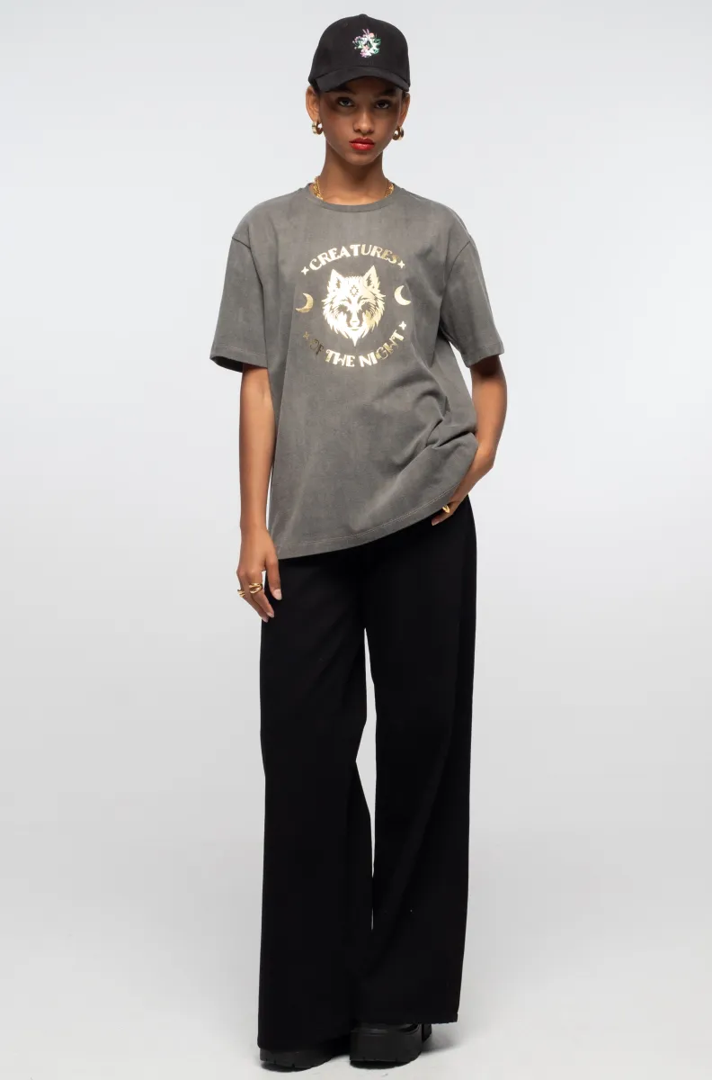 γυναικεία κοντομάνικη μπλούζα σε γκρι χρώμα με τύπωμα στο μπροστινό μέρος από την peace and chaos, creatures t-shirt