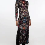 γυναικείο βελούδινο φόρεμα με διάφορα σχέδια και ανοιχτή πλάτη από την peace and chaos, dusk slit dress velvet