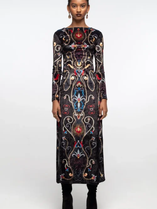 γυναικείο βελούδινο φόρεμα με διάφορα σχέδια και ανοιχτή πλάτη από την peace and chaos, dusk slit dress velvet