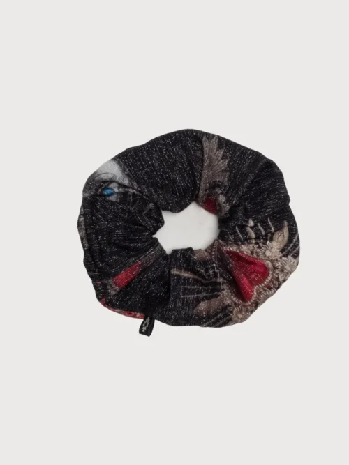 λαστιχάκι για τα μαλλιά με ιδιαίτερο σχέδιο από την peace and chaos, elisium scrunchie