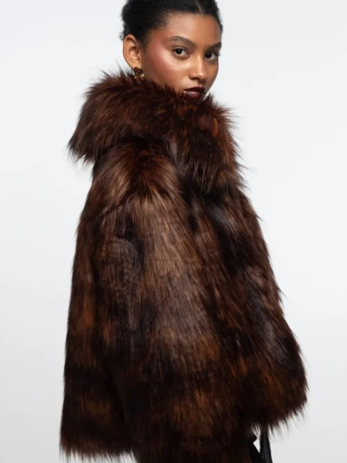 γυναικεία οικολογική γούνα σε καφέ χρώμα από την peace and chaos, lavish eco-fur coat faux fox