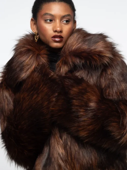 γυναικεία οικολογική γούνα σε καφέ χρώμα από την peace and chaos, lavish eco-fur coat faux fox