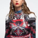 γυναικεία κοντή μπλούζα με πούλιες και διάφορα σχέδια από την peace and chaos, legacy turtleneck top