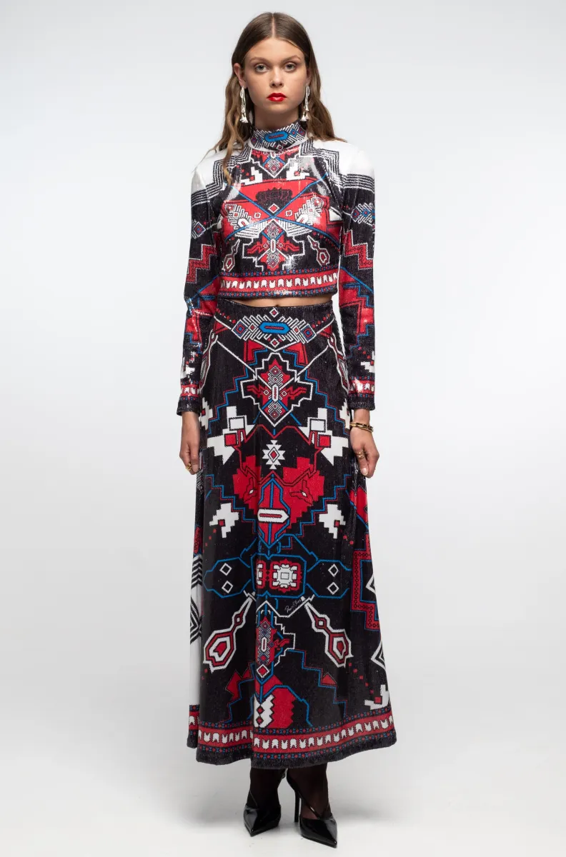 γυναικεία κοντή μπλούζα με πούλιες και διάφορα σχέδια από την peace and chaos, legacy turtleneck top