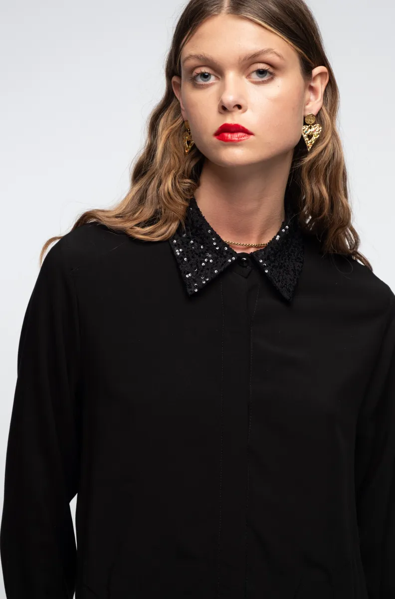 γυναικείο πουκάμισο σε μαύρο χρώμα με στρας στον γιακά από την peace and chaos, mineral shirt