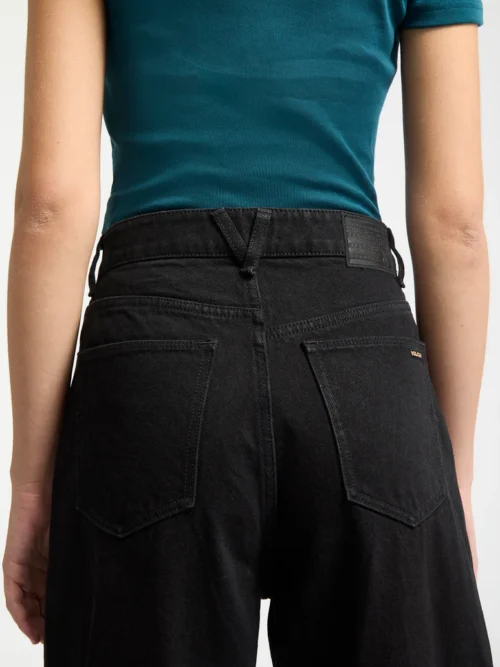 γυναικείο μαύρο τζιν παντελόνι σε ίσια γραμμή από την volcom, weelow II jeans