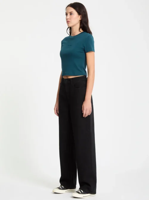 γυναικείο μαύρο τζιν παντελόνι σε ίσια γραμμή από την volcom, weelow II jeans