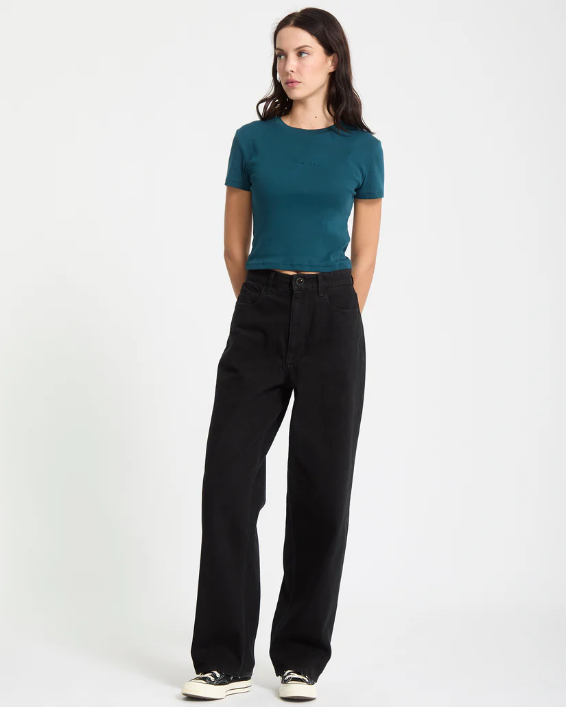 γυναικείο μαύρο τζιν παντελόνι σε ίσια γραμμή από την volcom, weelow II jeans