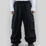 παντελόνι για σκι σε μαύρο χρώμα με τσέπες στο πλάι από την beyond medals, park pants cargo snow pant