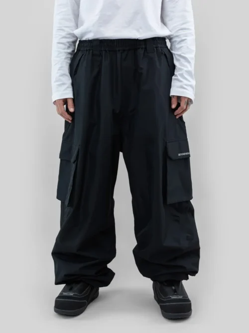 παντελόνι για σκι σε μαύρο χρώμα με τσέπες στο πλάι από την beyond medals, park pants cargo snow pant