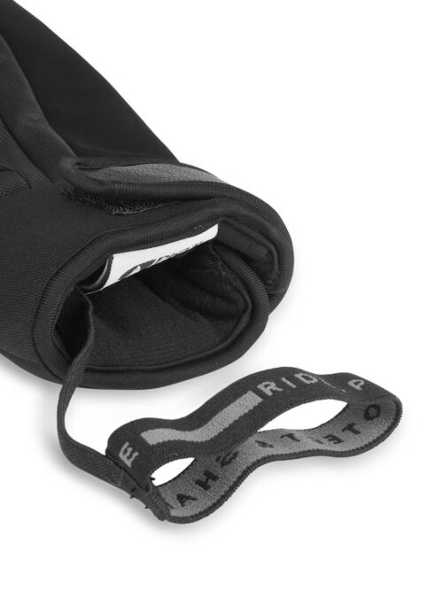 Γυναικεία γάντια για το βουνο από την εταιρία Picture σε μαύρο χρώμα.