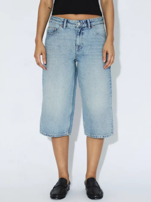 Τζίν βερμούδα κάτω από το γόνατο από την εταιρεία Dr.Denim.