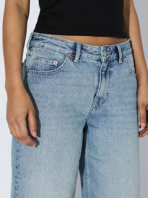 Τζίν βερμούδα κάτω από το γόνατο από την εταιρεία Dr.Denim.