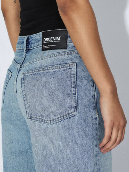 Τζίν βερμούδα κάτω από το γόνατο από την εταιρεία Dr.Denim.