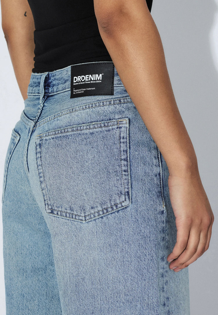 Τζίν βερμούδα κάτω από το γόνατο από την εταιρεία Dr.Denim.