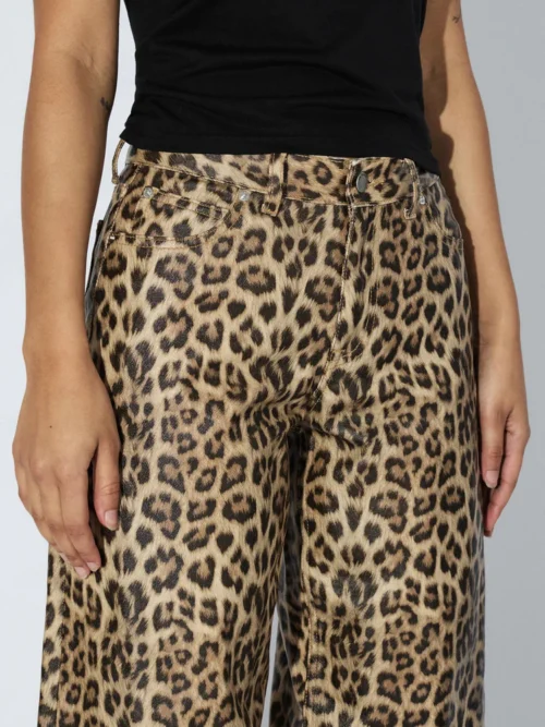 Animal print παντελόνι από την εταιρεία Dr.Denim.