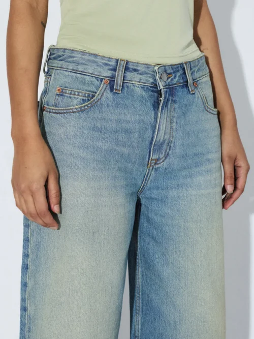 Τζίν βερμούδα μέχρι το γόνατο από την εταιρεία Dr.Denim.