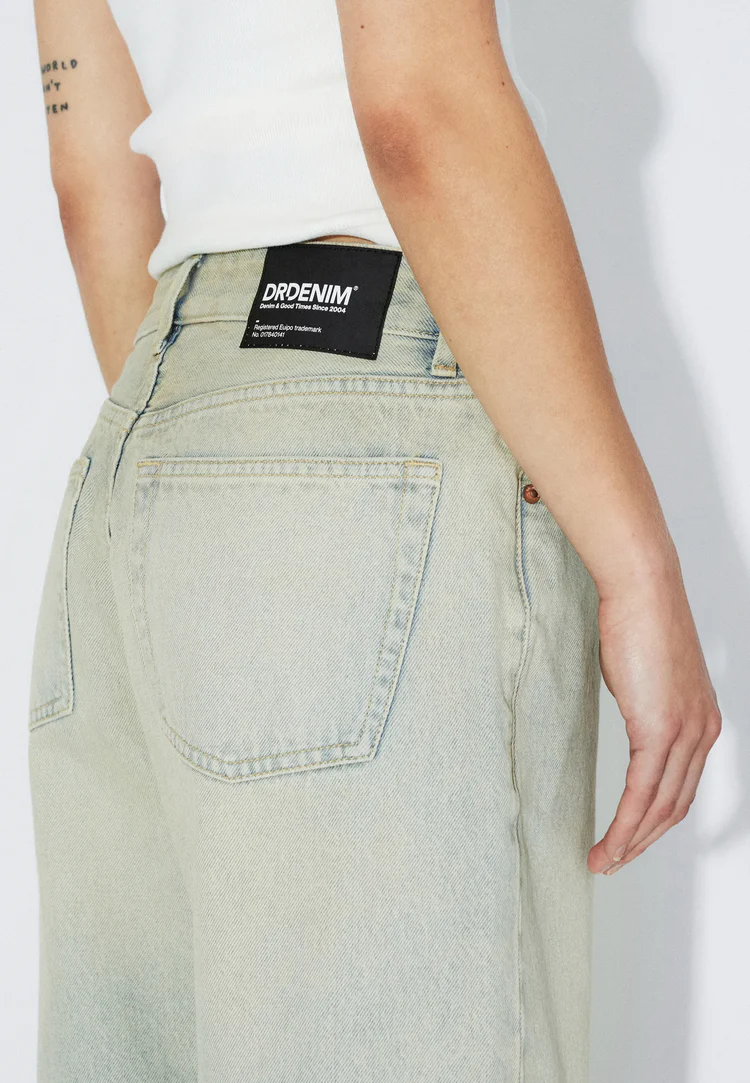 Τζίν βερμούδα μέχρι το γόνατο από την εταιρεία Dr.Denim.