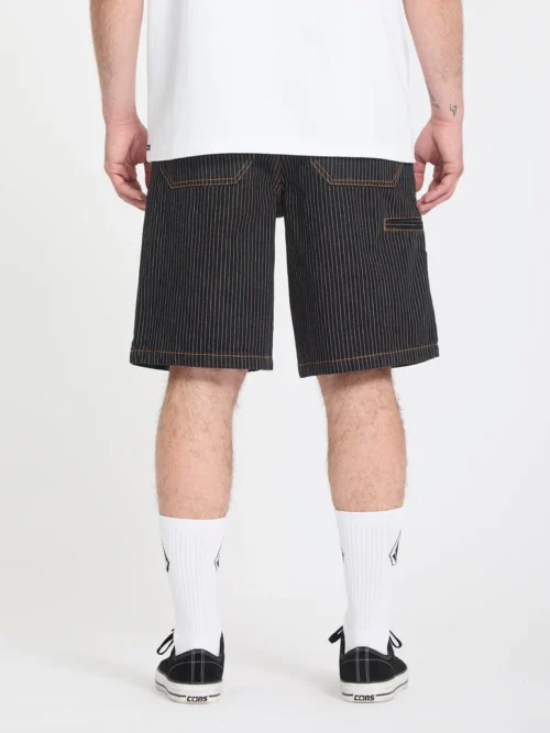 Αντρική βερμούδα από την Volcom με σχέδια κάθετες γραμμές.