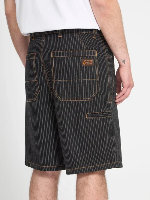 Αντρική βερμούδα από την Volcom με σχέδια κάθετες γραμμές.