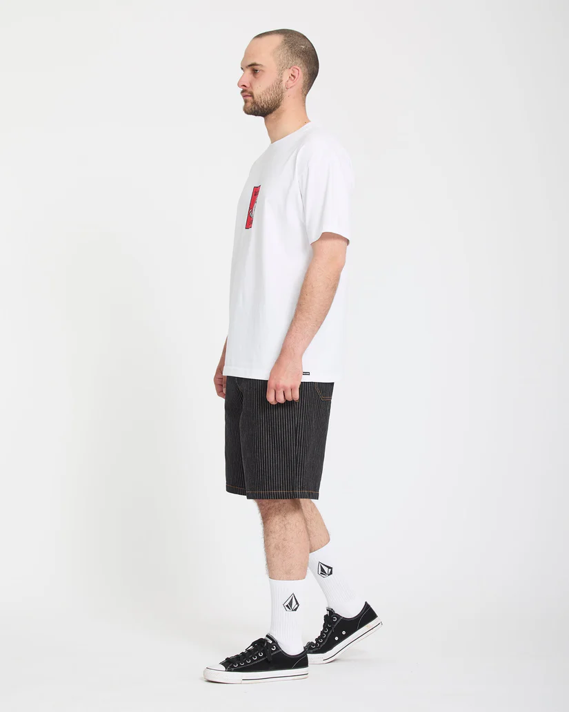 Αντρική βερμούδα από την Volcom με σχέδια κάθετες γραμμές.