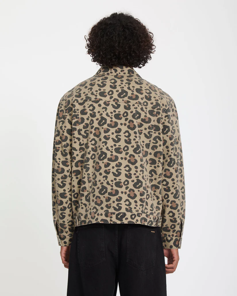Μπουφάν με animal print από την εταιρία Volcom.