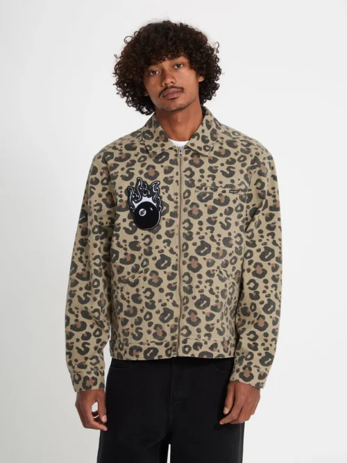 Μπουφάν με animal print από την εταιρία Volcom.