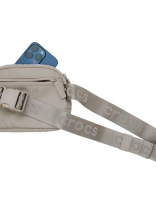 Μικρή τσάντα από την εταιρία Crocs.