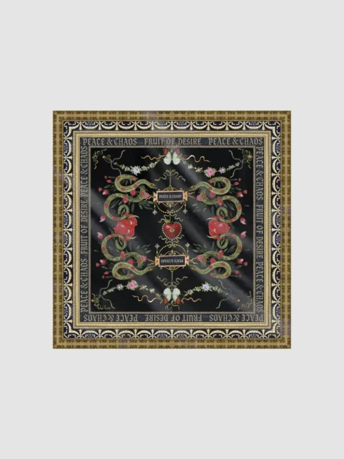 Μαντίλι από την Peace and Chaos με σχέδια.