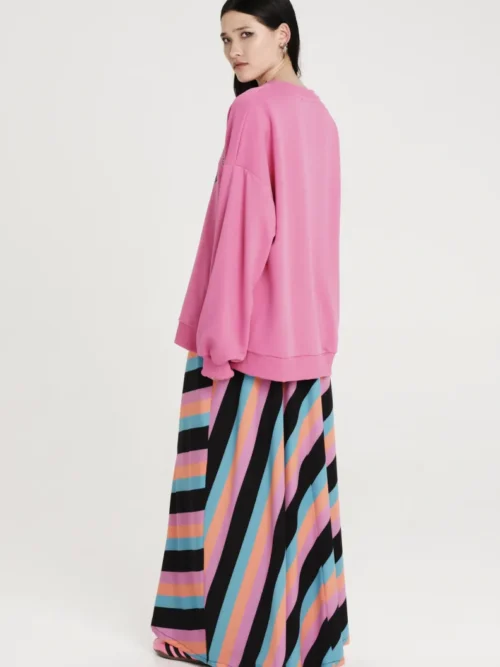 Φούτερ από την Peace & Chaos με σχέδια.